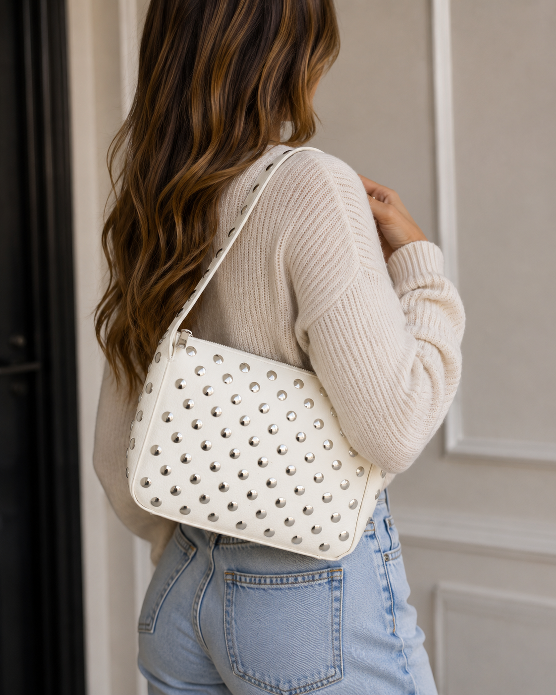 T002 Creme Studs Schoudertas