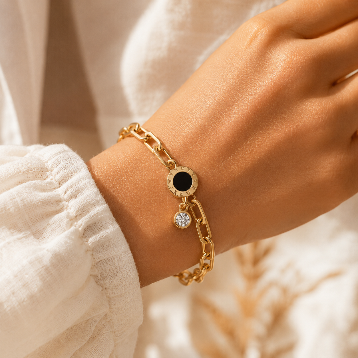 De Sparkling Gold Bracelet black detail SA009