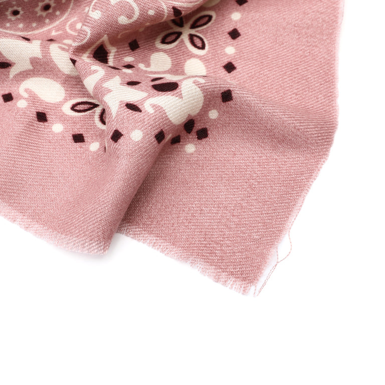 Bohemian Chic – Zachte Sjaal met Paisleyprint pink Z017