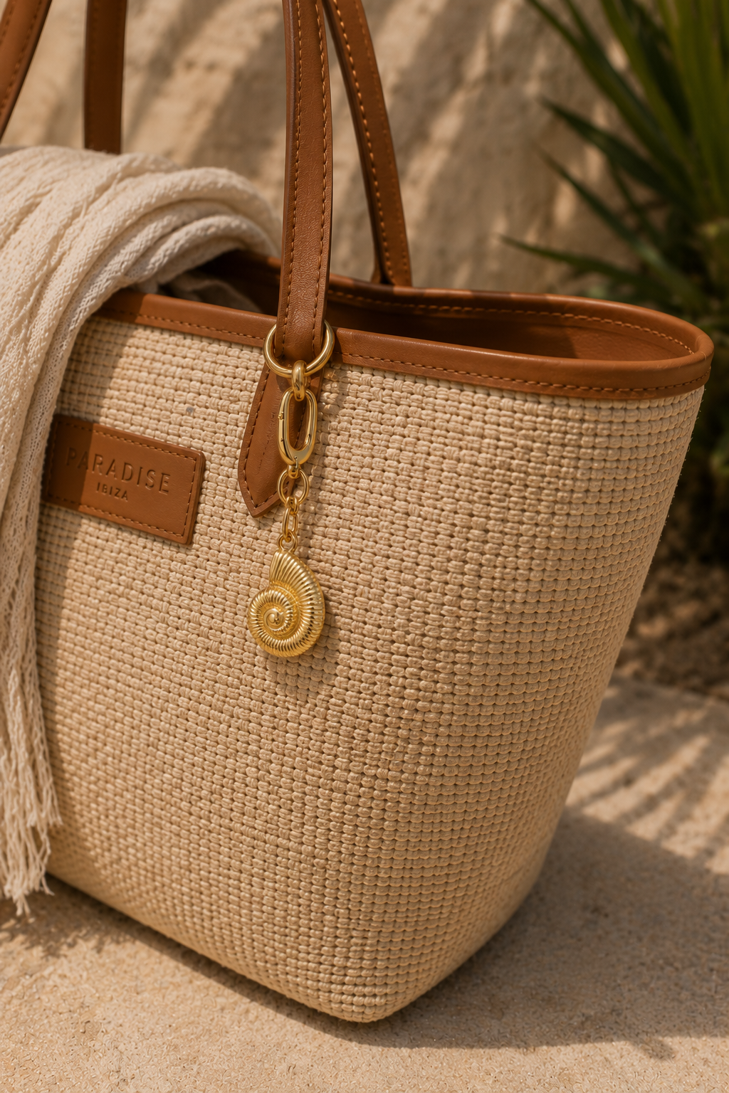 Golden Ocean Shell Bedel – Stainless Steel B001